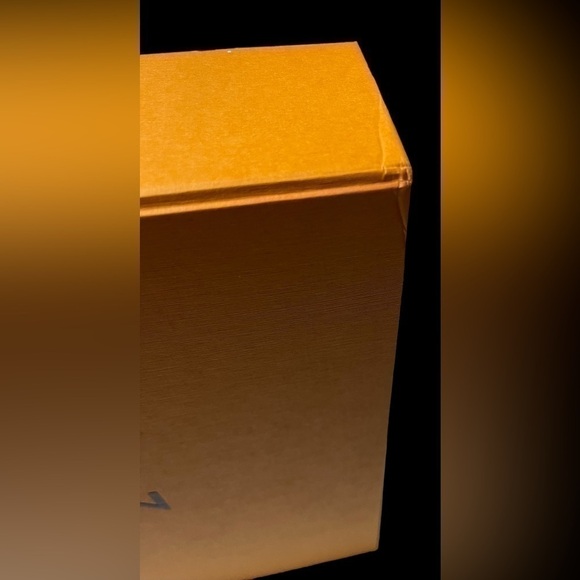 Authentic Louis Vuitton Gift/Storage Box Magnetic Closure in Imperial Saffron - Picture 5 of 16